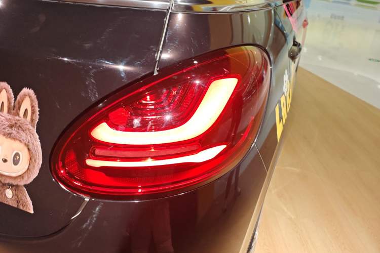 Used Wuling Bingo 2024 333 km Lingxi Connected Version Right Rear Taillight