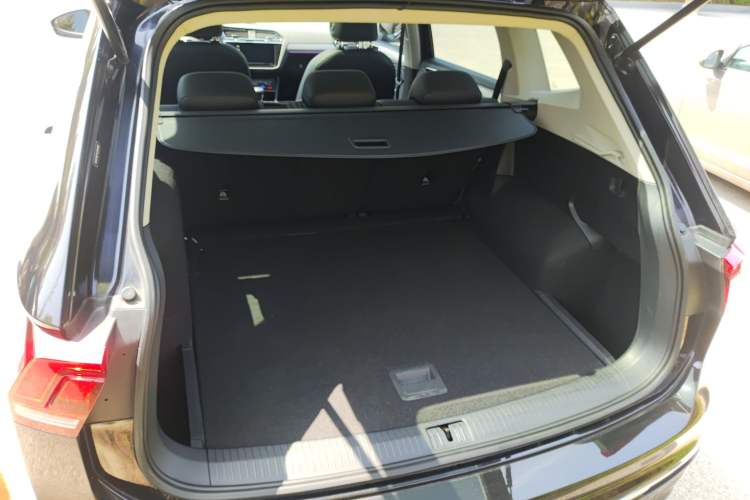 Used Volkswagen Tiguan L New Energy 2020 430 PHEV Plug-in Hybrid Prestige Edition Trunk