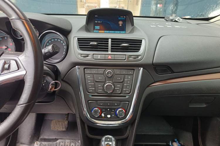 Used Buick Encore 2013 1.4T Automatic Two-Wheel Drive Leading Model Audio And AC Panel