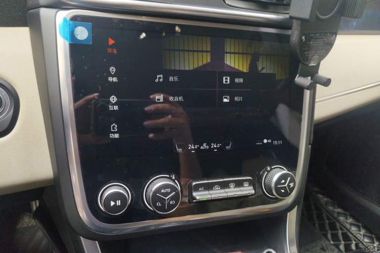 Used Lynk & Co 01 2017 2.0T Two-Wheel Drive Zhaopu Version Audio And AC Panel