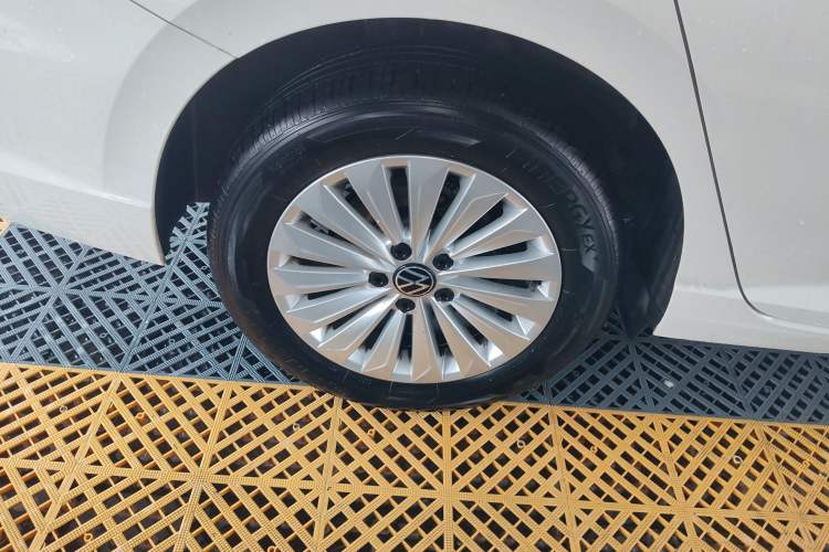 Used Volkswagen Lavida 2021 280TSI DSG Comfort Edition Right Rear Wheel Hub