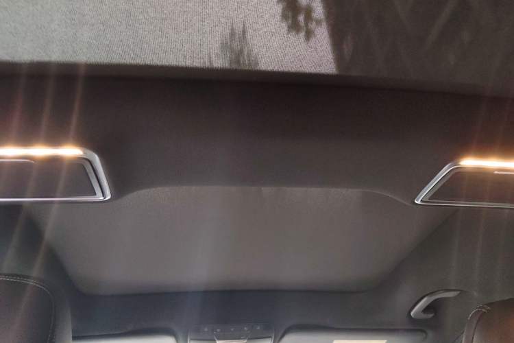 Used Mercedes-Benz GLC 2021 GLC 260 L 4MATIC Dynamic Edition Headliner