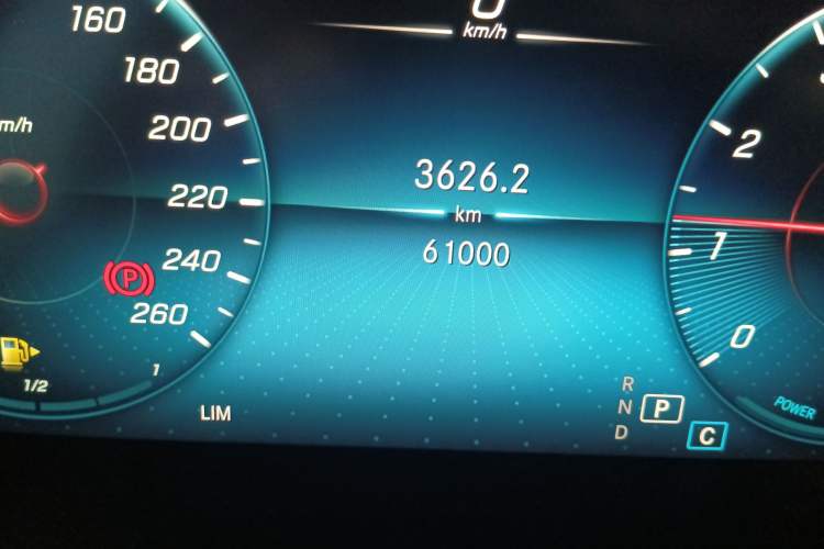 Used Mercedes-Benz C-Class 2020 Restyled C 260 L Sport Edition Odometer Close Up