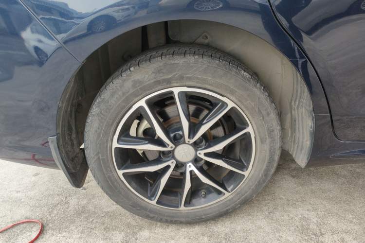 Used BYD Song MAX 2018 1.5T Automatic Smart Connect Elite Model with 6 Seats
