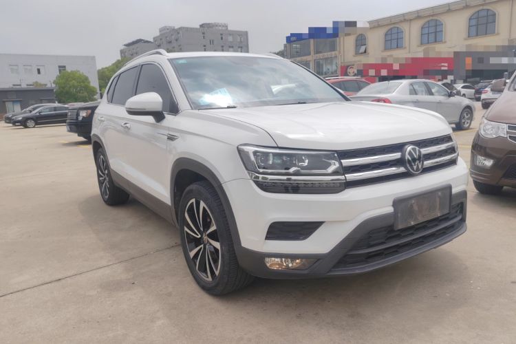 Used Volkswagen Tharu 2022 280TSI Two-Wheel-Drive Luxury Edition Front Right 45 Deg