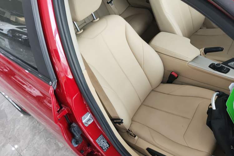 Used BMW 3 Series 2015 316Li Fashion Model Right Front Seat