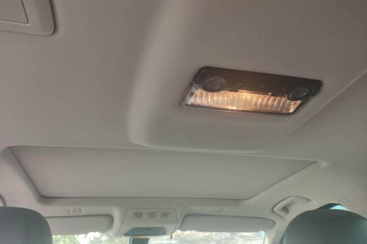 Used BMW 5 Series 2017 525Li Luxury Design Package Headliner