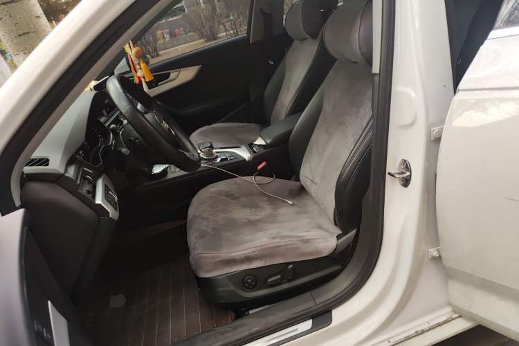 Used Audi A4L 2018 30th Anniversary Edition 40 TFSI Fashion Model
