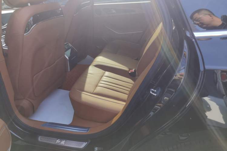 Used Hongqi H9 2023 2.0T Smart Connect Flagship Edition
