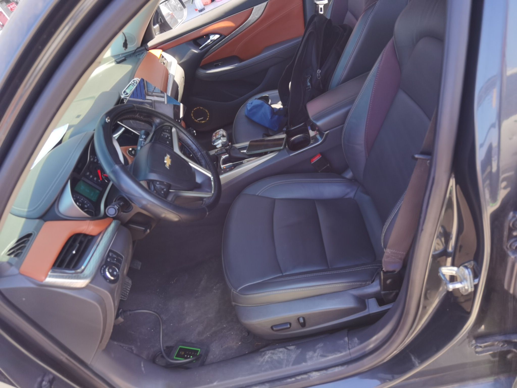 Переднее сиденье в автомобиле