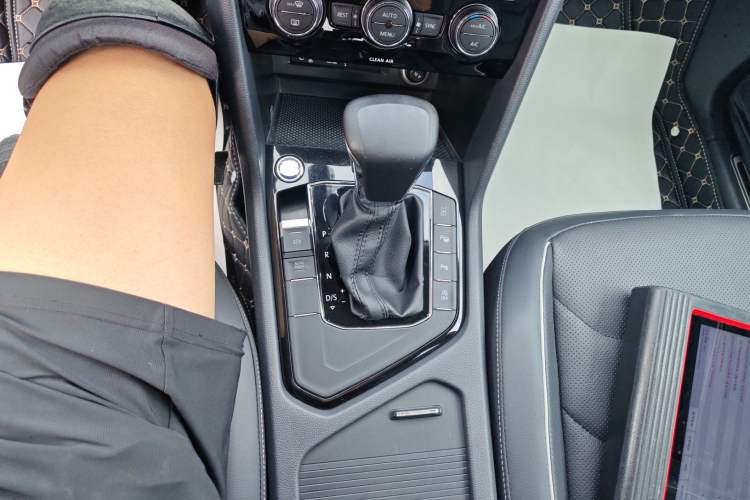 Used Volkswagen Tiguan L 2017 330TSI Automatic Two-Wheel Drive Flagship Edition
