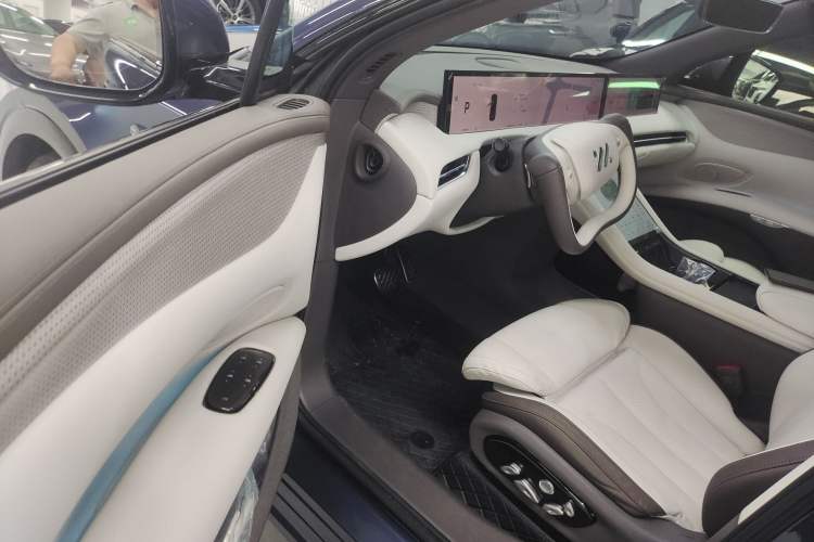 Used IM LS7 2023 90 kWh Elite Rear-Drive Version Driver Seat