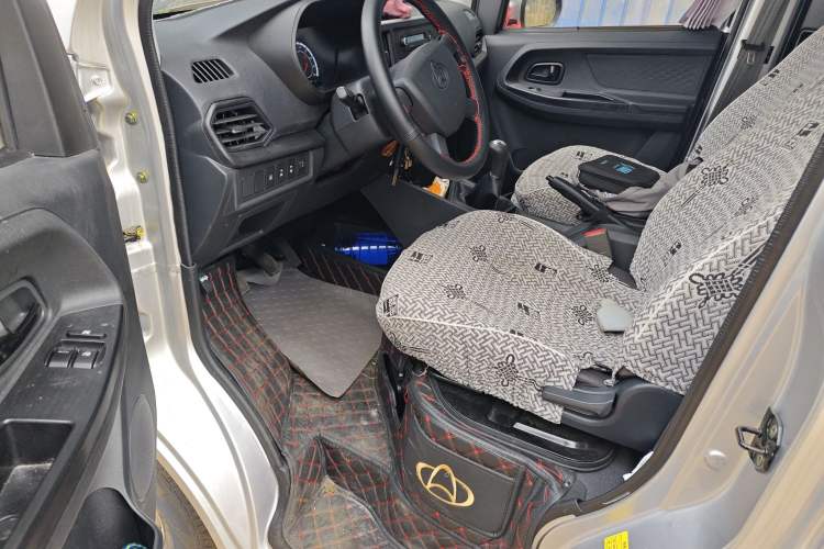 Used Chana Ruixing M60 2023 1.5L GDI Comfort-Class Passenger Vehicle 6/7 Seats