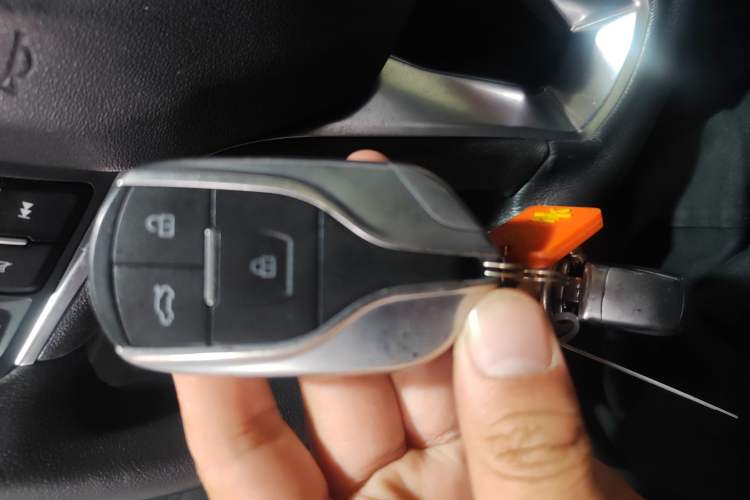 Used Hanteng X5 2018 1.5T Manual Luxury Edition Vehicle Key