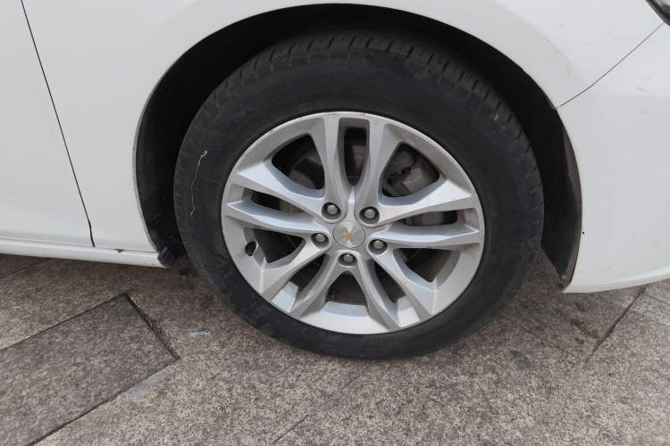 Used Chevrolet Malibu XL 2018 530T Automatic RuiChi Edition Right Front Wheel Hub