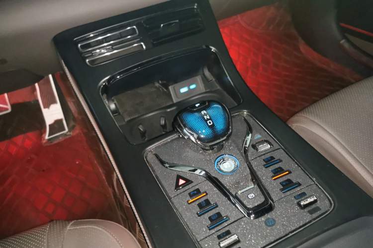 Used BYD Han 2025 DM-i 125KM Elite Model Gear Lever