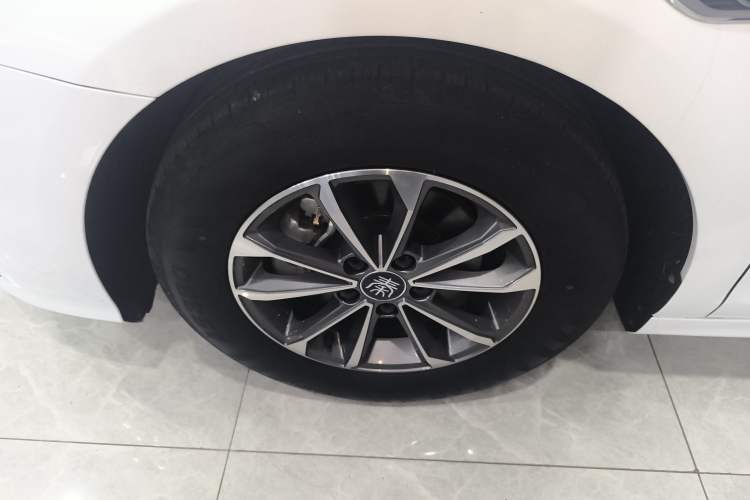 Used BYD Qin PLUS 2024 HONOR Edition DM-i 55KM Leading Model Left Front Wheel Hub