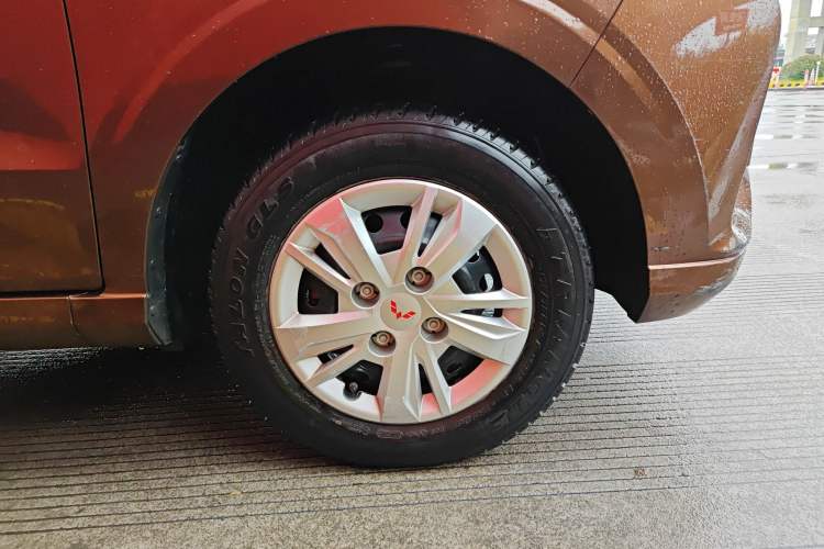 Used Wuling Hongguang 2019 1.5L S Basic Version China VI Standard LAR