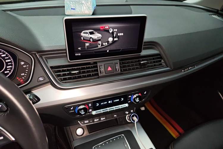 Used Audi Q5L 2018 40 TFSI Prestige Fashion Edition China VI Audio And AC Panel