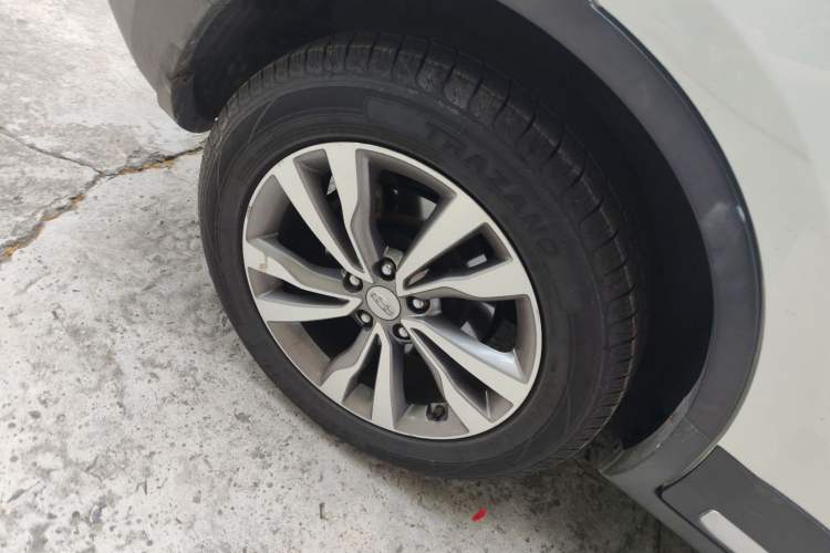 Used Geely Auto Emgrand X7 Sport 2016 1.8TD Automatic ZhiShang Model Exterior 5