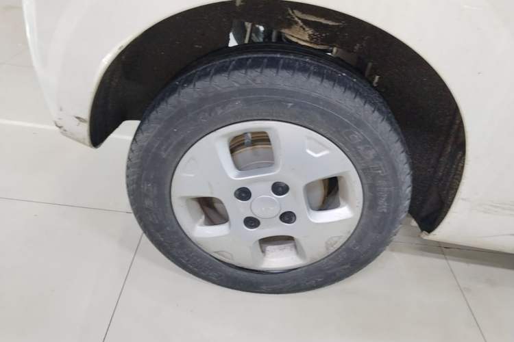 Used Roewe Clever 2021 302 km New Four-Seater Super-Efficient Version