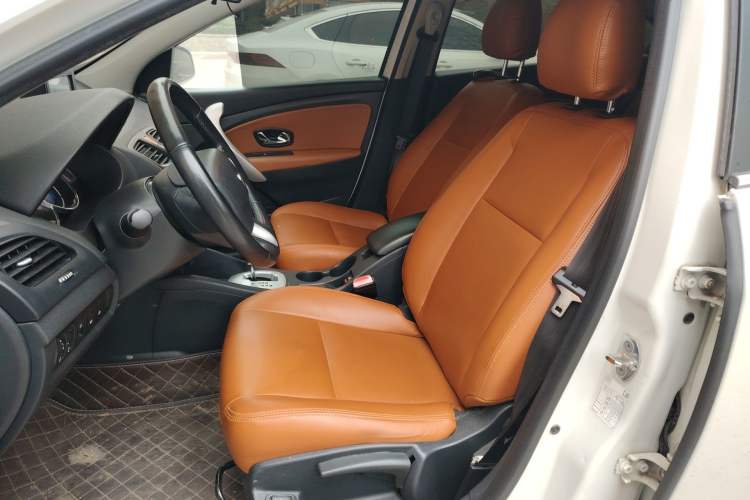 Used Renault Fluence 2015 2.0L Standard Edition
