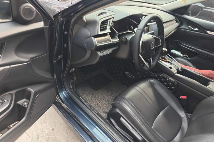 Used Honda Civic 2019 220TURBO CVT Dynamic Edition China V Driver Seat