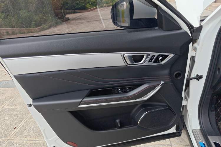 Used Bestune T99 2020 20TD Automatic Prestige Edition Interior 7