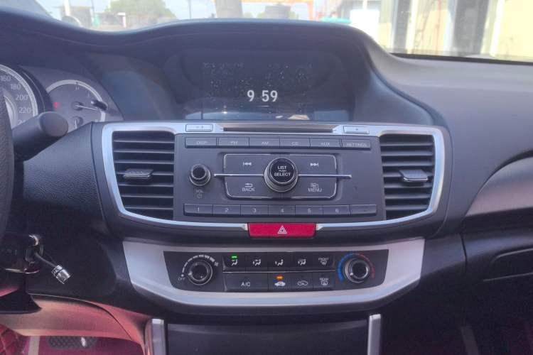 Used Honda Accord 2014 2.0L LX Comfort Edition Audio And AC Panel