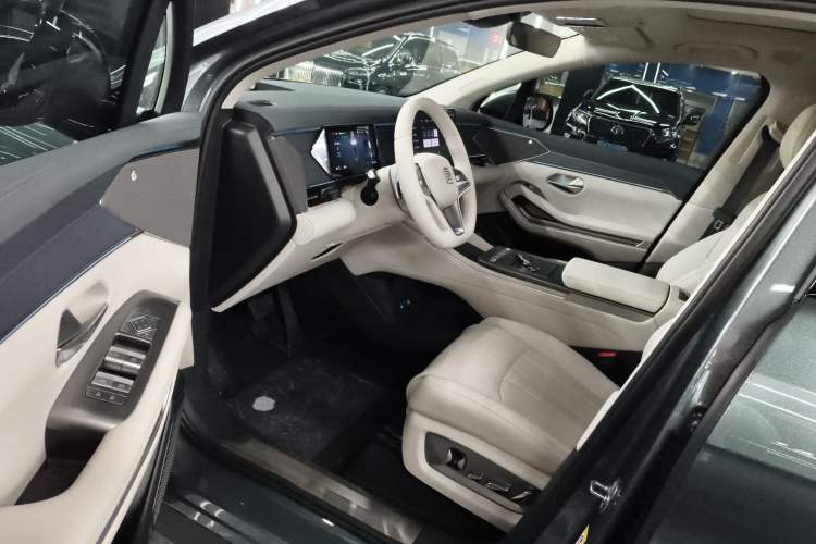 Used BYD Tang L 2025 EV 670KM LiDAR Flagship Version
