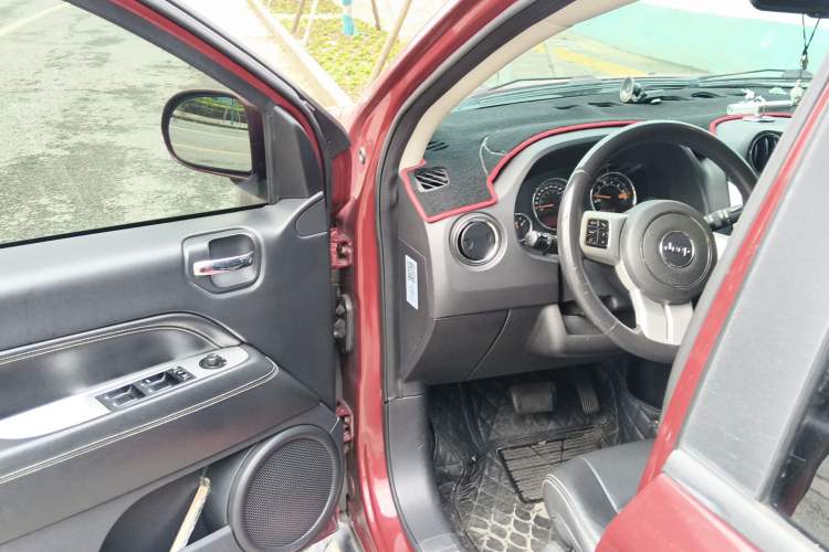 Used Jeep Compass 2014 Revised Version 2.4L Four-Wheel Drive Comfort Edition Driver Seat