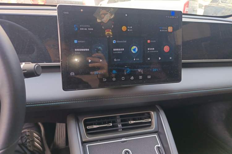 Used BYD Qin L 2024 DM-i 120KM Leading Model Audio And AC Panel