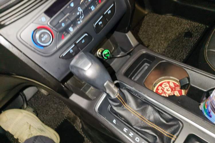 Used Ford Kuga 2017 EcoBoost 245 Four-Wheel-Drive Sport Model Gear Lever