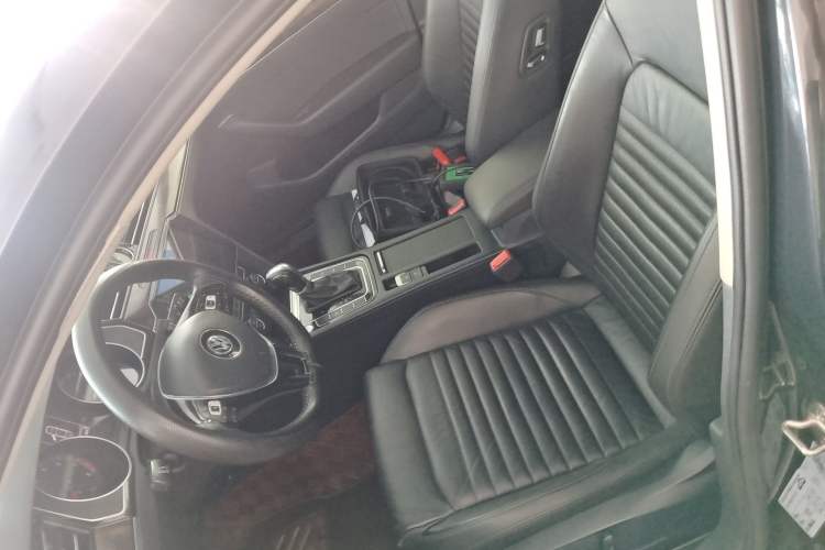 Used Volkswagen Magotan 2018 Facelift 330TSI DSG Luxury Model Left Front Seat