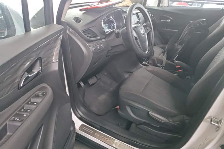 Used Buick Encore 2016 18T Automatic Two-Wheel Drive Urban Fashion Model