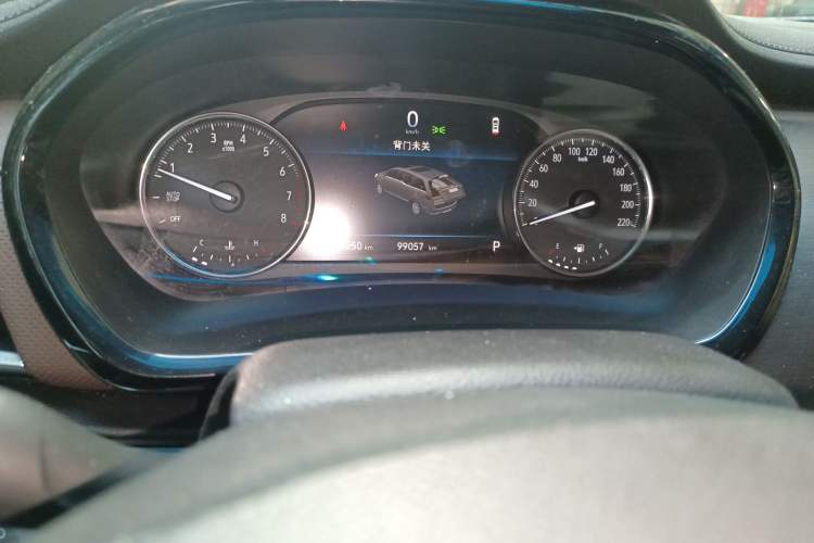 Used Buick GL8 2021 Land Cruiser Executive Class 652T Comfort Model Odometer Close Up