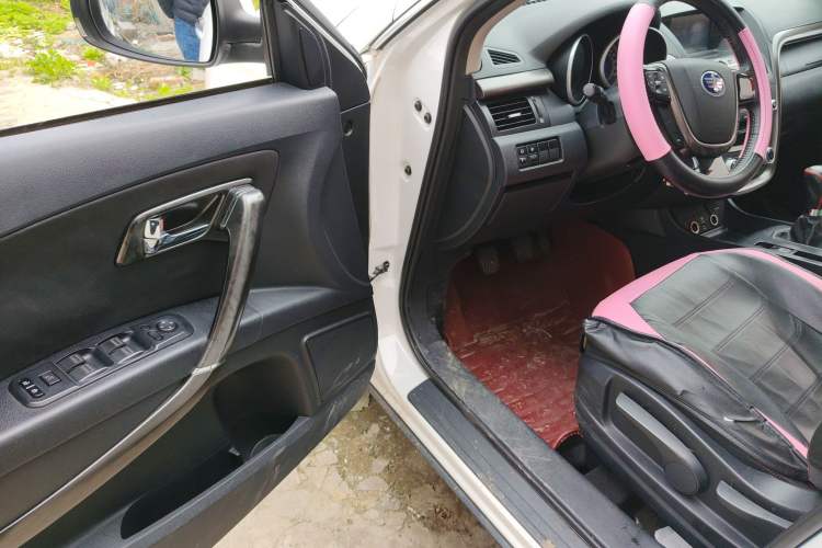 Used Bestune X80 2013 2.0L manual base trim