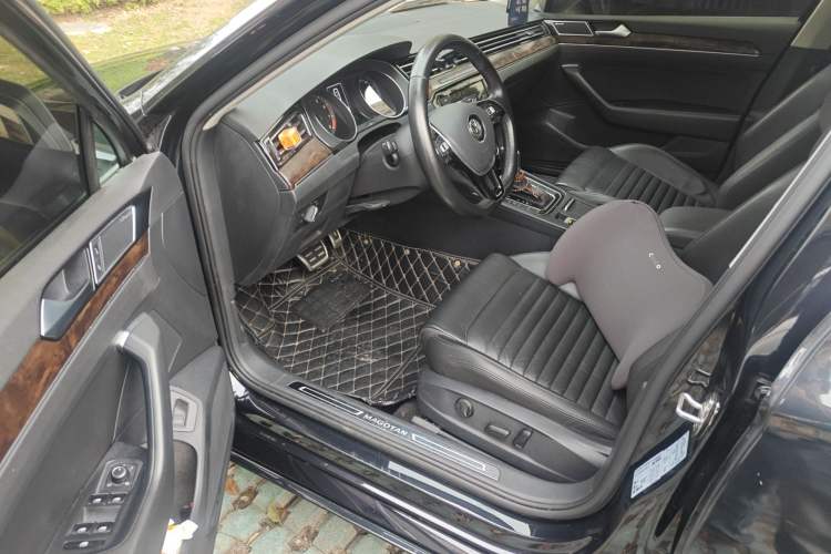 Used Volkswagen Magotan 2019 330TSI DSG Luxury Version China VI Standard Driver Seat