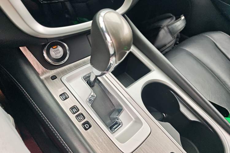 Used Nissan Murano 2021 2.5L XL Two-Wheel Drive Smart Connect Luxury Edition Gear Lever