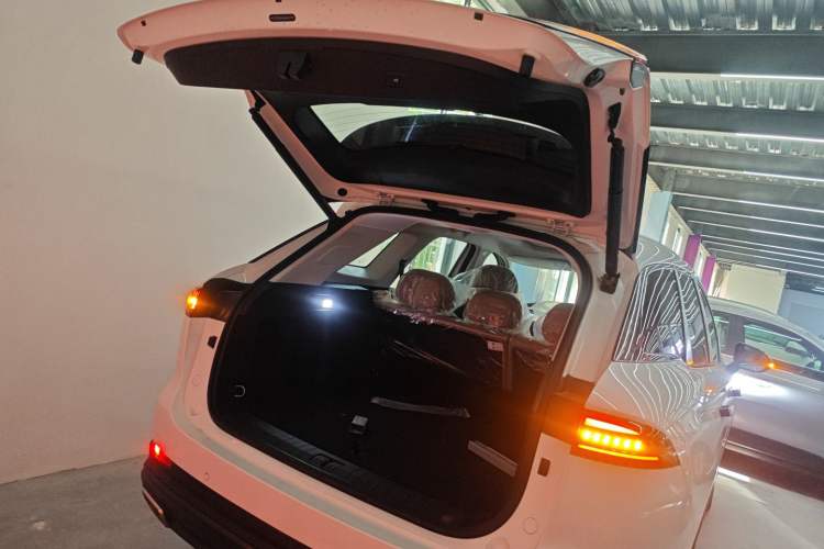 Used Chery Tiggo 8 L 2025 Model 2.0T Two-Wheel Drive Changhong Edition—5 Seaters