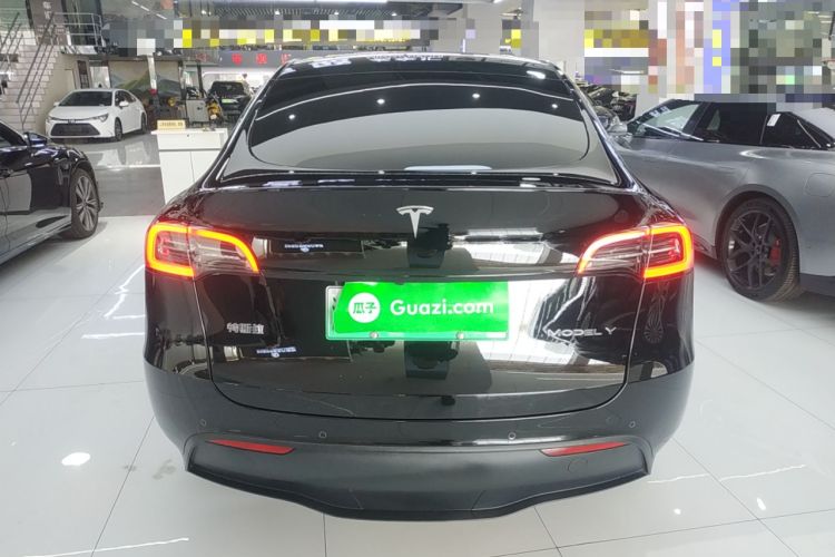 Used Tesla Model Y 2023 Long-Range All-Wheel-Drive Version
