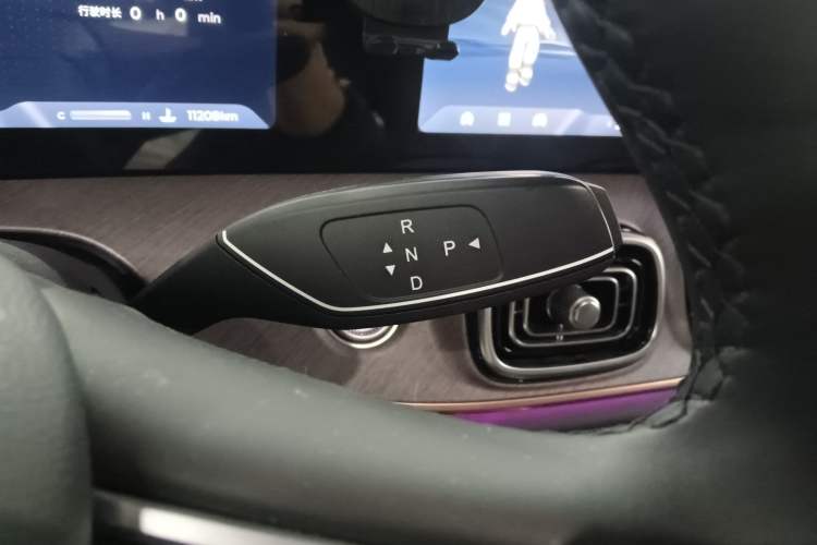 Used Chery Tiggo 9 2025 2.0T Automatic Two-Wheel Drive Luxury Edition 5 Seats Gear Lever