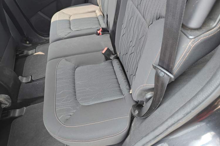 Used Land X5 2013 2.0T Manual Xinghang Edition Left Rear Seat