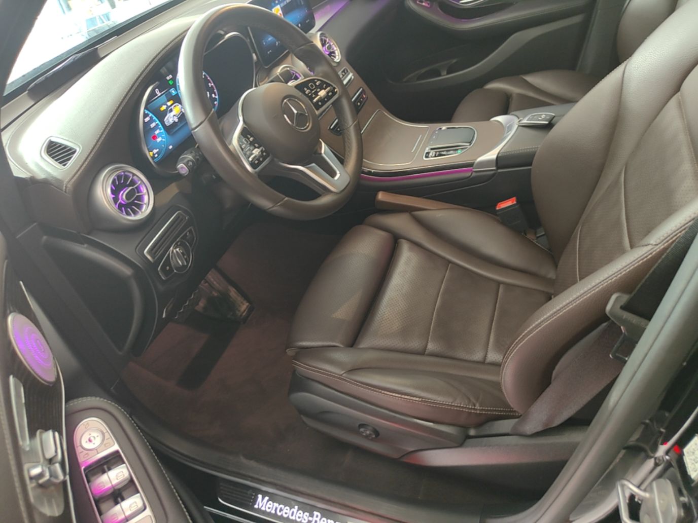 Vordere Reihe im Auto