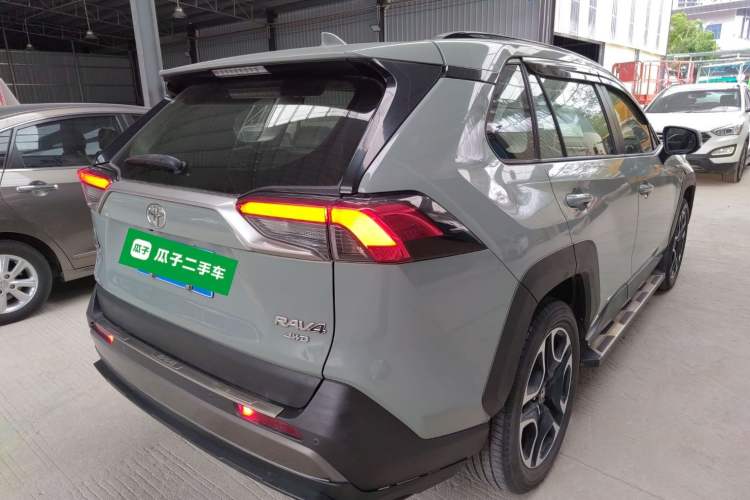 Used Toyota RAV4 2020 2.0L CVT Four-Wheel Drive Prestige Edition