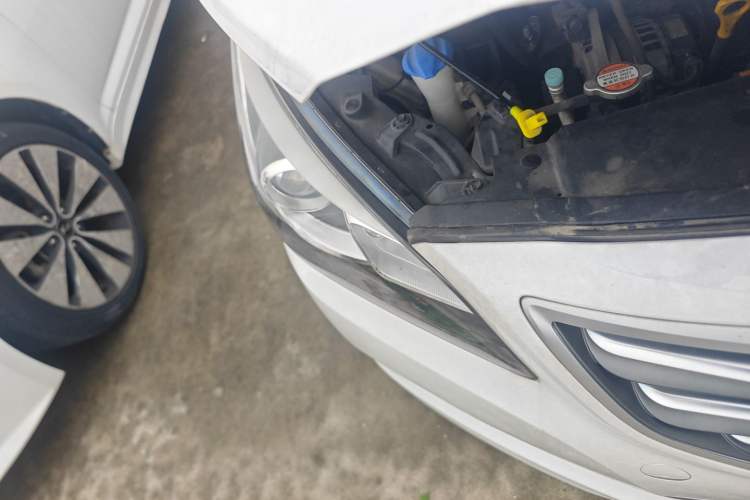 Used Hyundai Mistra 2016 1.6T Automatic Flagship TOP Model Right Front Headlight