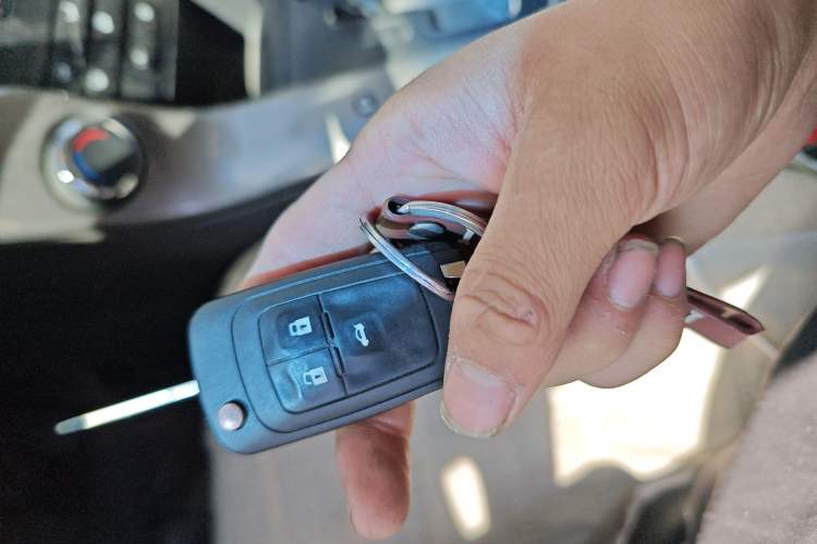 Used Chevrolet Cruze 2015 1.5L Classic SE AT Vehicle Key