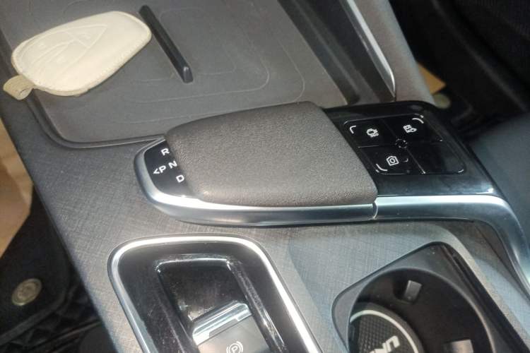 Used CHANGAN UNI-T 2022 1.5T Luxury Edition Gear Lever