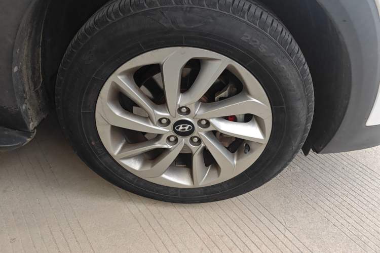 Used Hyundai Tucson 2015 1.6T Dual-Clutch Two-Wheel-Drive Smart Model
