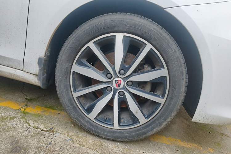 Used Roewe i6 2018 20T Automatic Flagship Edition Right Front Wheel Hub
